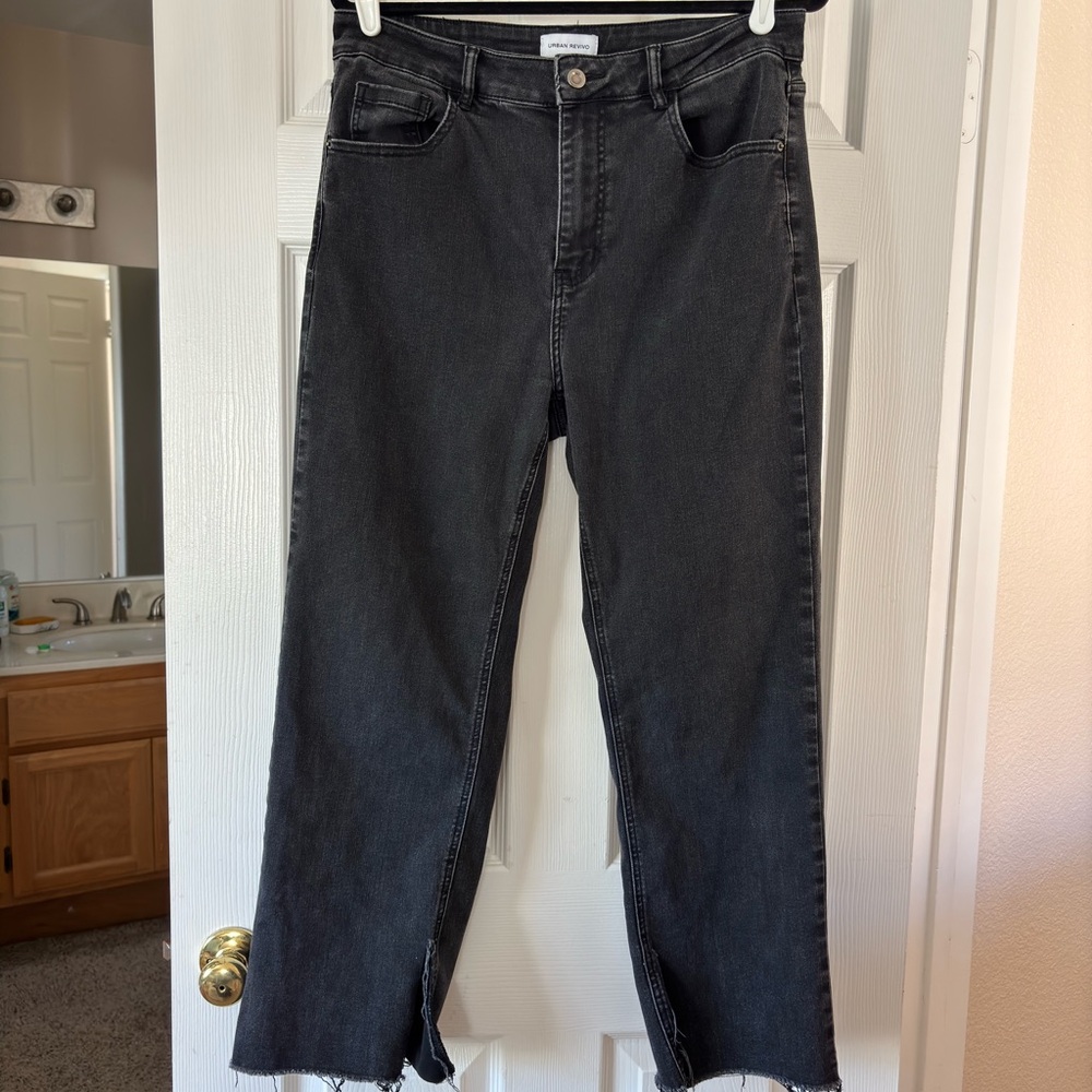 Urban Revivo Women's Charcoal Cropped Jeans